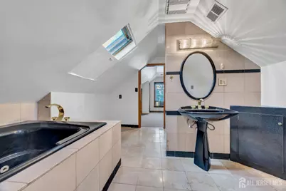 128 E Colfax Avenue E, Roselle Park, NJ 07204 - Photo 16