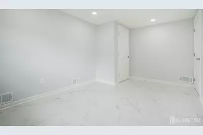 106 Boulevard W, Old Bridge Township, NJ 07735 - Photo 18
