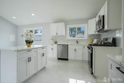 106 Boulevard W, Old Bridge Township, NJ 07735 - Photo 6