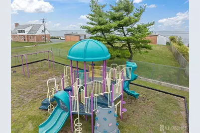 106 Boulevard W, Old Bridge Township, NJ 07735 - Photo 4