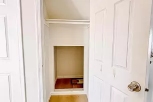 386 Inwood Ct, Franklin Township, NJ 08873 - Photo 6