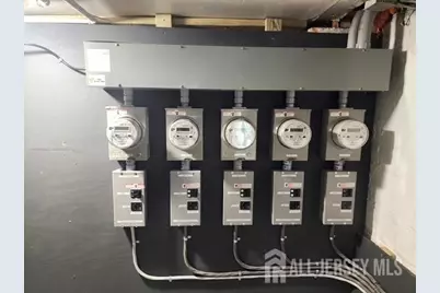 196 W End Avenue W, Newark, NJ 07106 - Photo 36