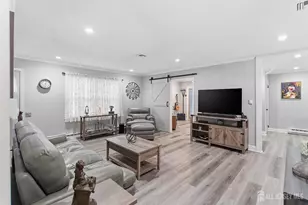 205 Madison Ln, Monroe Township, NJ 08831 - Photo 4