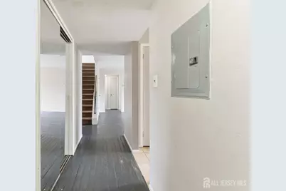 92 Beverly Hill Terrace, Woodbridge Township, NJ 07095 - Photo 4