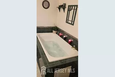 24 Stephenville Parkway, Edison, NJ 08820 - Photo 2