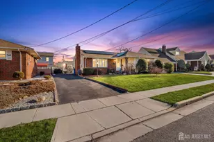 8 Johnson St, Carteret, NJ 07008 - Photo 2