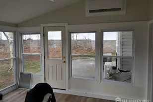 208 Holly Dr, Roselle, NJ 07203 - Photo 34