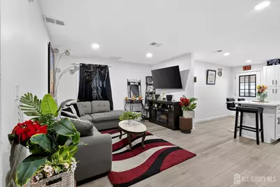 425 East Avenue, Perth Amboy, NJ 08861 - Photo 4