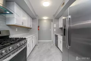 28 Powderhorn Ct, Woodbridge Township, NJ 07095 - Photo 8