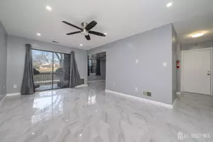 28 Powderhorn Ct, Woodbridge Township, NJ 07095 - Photo 4