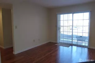 601 Hampshire Dr, North Brunswick Township, NJ 08902 - Photo 16