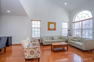 903 Swallow Ct, North Brunswick Township, NJ 08902 - Photo 4