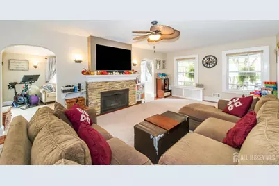 459 Mountainview Terrace, Dunellen, NJ 08812 - Photo 8