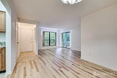 5001 Stonehedge Road, Edison, NJ 08820 - Photo 6