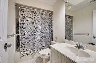 5001 Stonehedge Rd, Edison, NJ 08820 - Photo 20