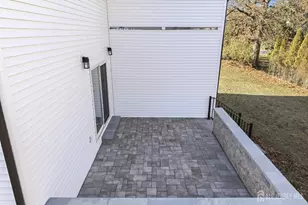 4 Hemlock Dr, Edison, NJ 08820 - Photo 60