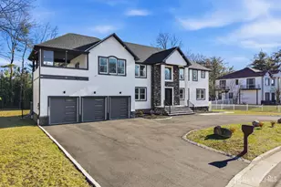 4 Hemlock Dr, Edison, NJ 08820 - Photo 2