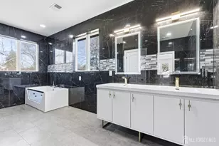 4 Hemlock Dr, Edison, NJ 08820 - Photo 36