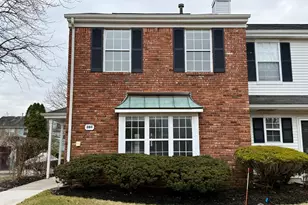 384 Inwood Ct, Franklin Township, NJ 08873 - Photo 2