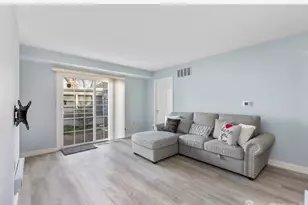 81 Dorset Ln, Monroe Township, NJ 08831 - Photo 12