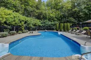 2 Red Oak Ct, Monroe Township, NJ 08831 - Photo 4