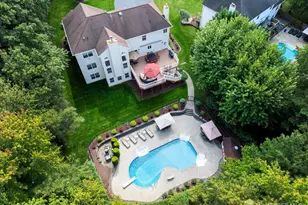 2 Red Oak Ct, Monroe Township, NJ 08831 - Photo 2