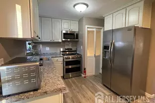 189 McFarlane Rd, Colonia, NJ 07067 - Photo 8