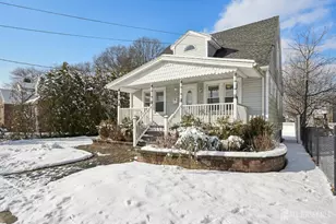 14 Fountain St, East Brunswick Township, NJ 08816 - Photo 2