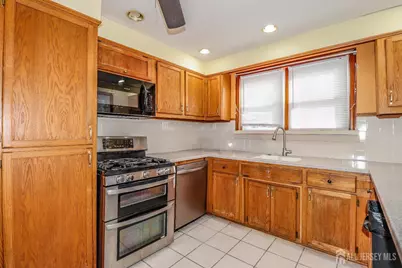 131 Fairfield Avenue, Fords, NJ 08863 - Photo 8