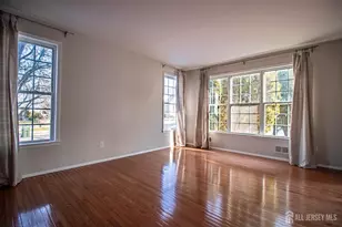 18 Seminole Ct, Monroe Township, NJ 08831 - Photo 4