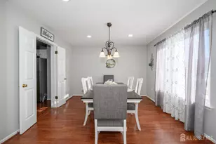 5 Cherrywood Dr, Piscataway Township, NJ 08854 - Photo 4