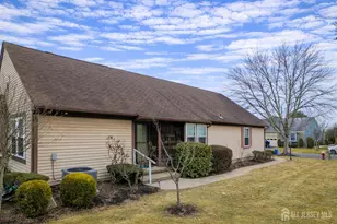 14B John Paul Jones Dr, Monroe Township, NJ 08831 - Photo 4