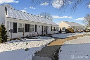 468C New Haven Way, Monroe Township, NJ 08831 - Photo 2