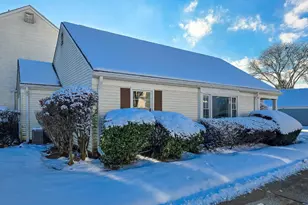 220C Manchester Ln, Monroe Township, NJ 08831 - Photo 2