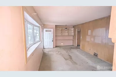 106 Athens Avenue, South Amboy, NJ 08879 - Photo 4