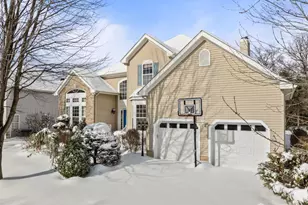 45 Cortland Dr, East Brunswick Township, NJ 08816 - Photo 2