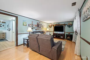 21 McGinnis Rd, Edison, NJ 08817 - Photo 4