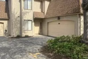 89 Gate House Ln, Edison, NJ 08820 - Photo 1