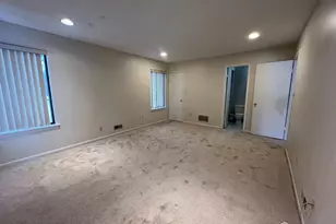89 Gate House Ln, Edison, NJ 08820 - Photo 8