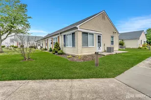 326 Nantuckett Ln, Monroe Township, NJ 08831 - Photo 2