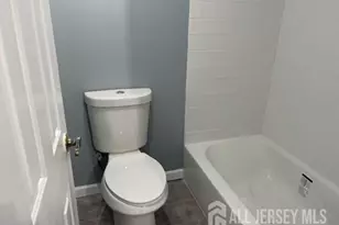 22 Anderson Ct, East Brunswick Township, NJ 08816 - Photo 4