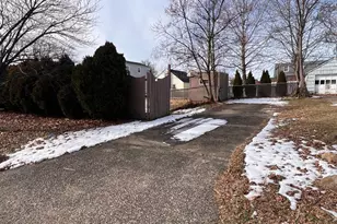 121 Woodbridge Ave, Sewaren, NJ 07077 - Photo 4