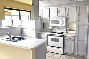 155 Chatham Dr, Monroe Township, NJ 08831 - Photo 2