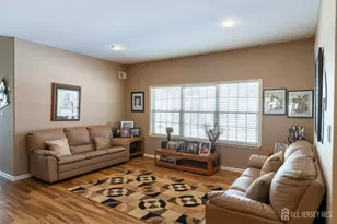 125 Fontaine Ct, Monroe Township, NJ 08831 - Photo 6