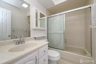 303 Michaels Ct, Woodbridge Township, NJ 07095 - Photo 16