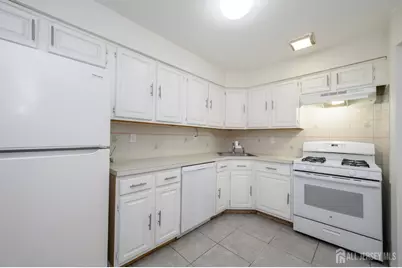 303 Michaels Court, Woodbridge Township, NJ 07095 - Photo 10