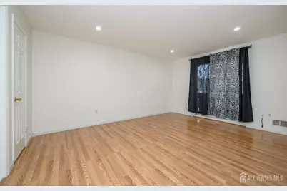 303 Michaels Court, Woodbridge Township, NJ 07095 - Photo 14