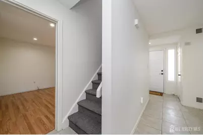 303 Michaels Court, Woodbridge Township, NJ 07095 - Photo 18