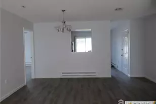 631 Madison Dr, Monroe Township, NJ 08831 - Photo 4