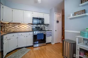 98 Brookview Cir, Jamesburg, NJ 08831 - Photo 4